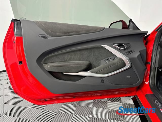 Used 2022 Chevrolet Camaro ZL1 RWD image 38