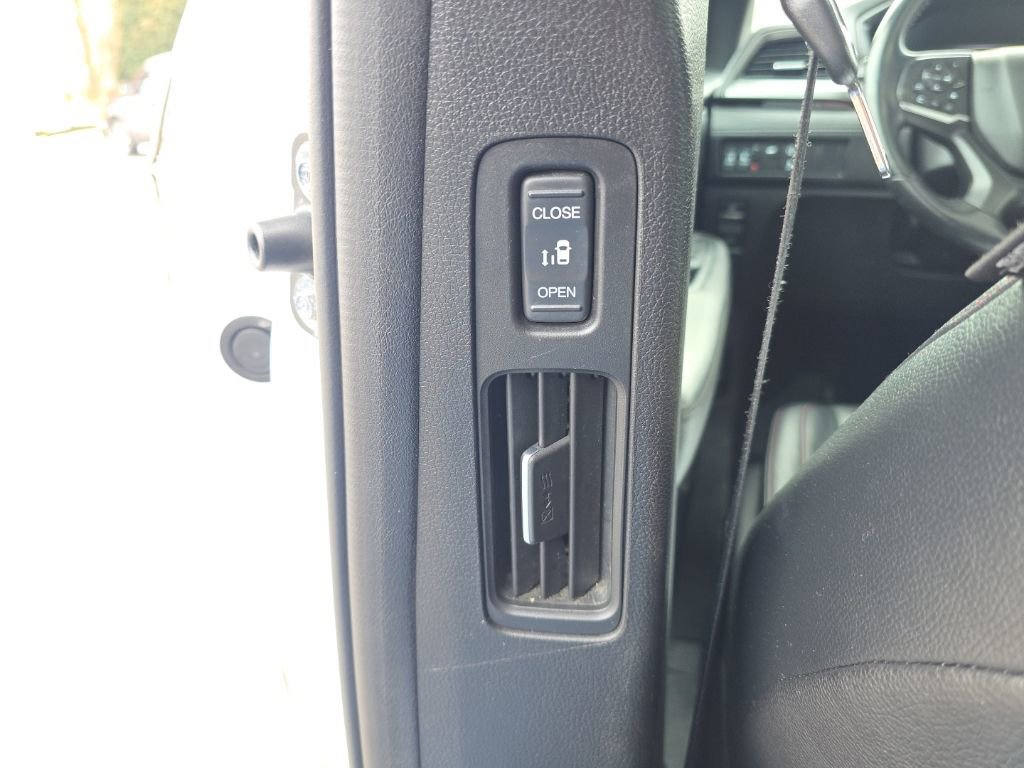 Used 2023 Honda Odyssey Sport image 32