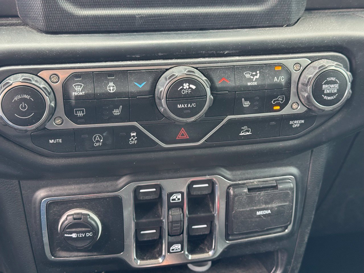 Used 2023 Jeep Wrangler Unlimited Sport AWD/4WD image 11