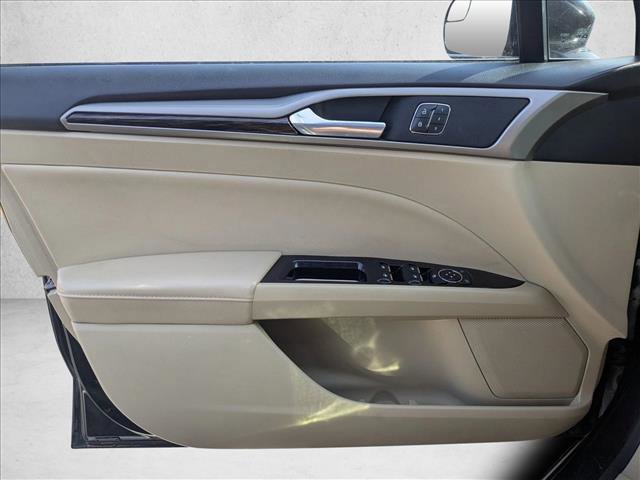 Used 2015 Ford Fusion SE w/ Equipment Group 202A image 12