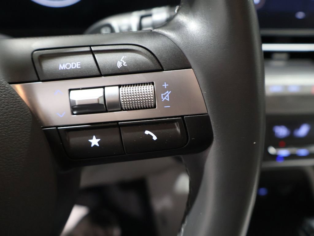 Used 2024 Hyundai Kona SEL image 32