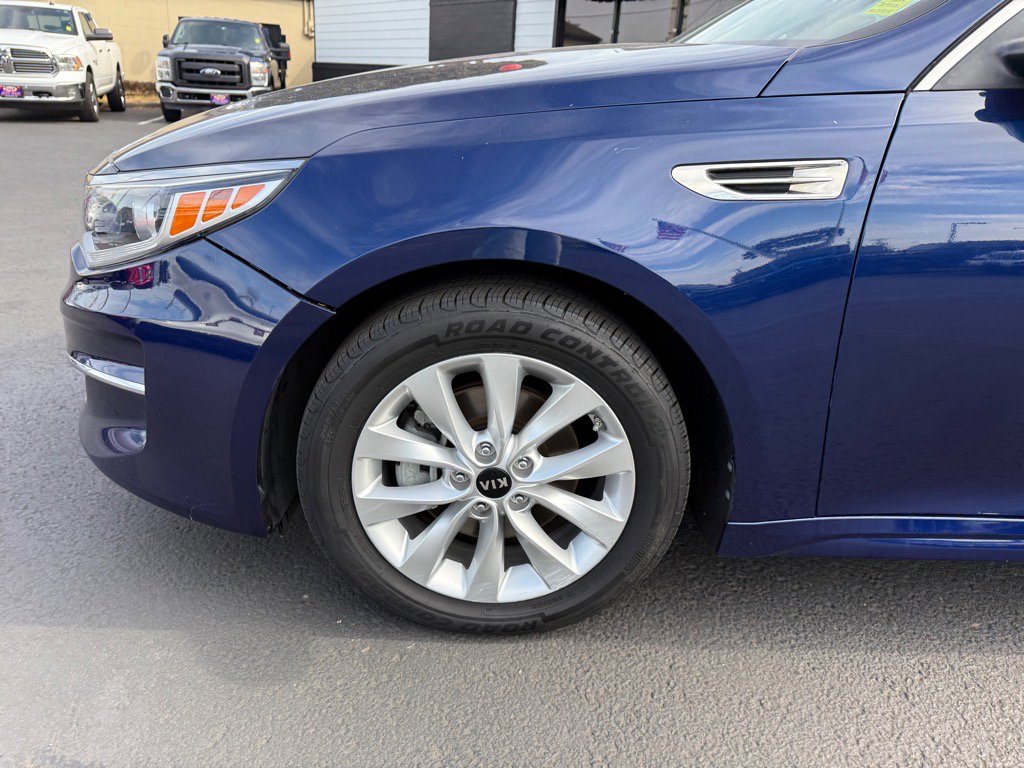 Used 2018 Kia Optima LX w/ 17" Alloy Wheels Package image 13