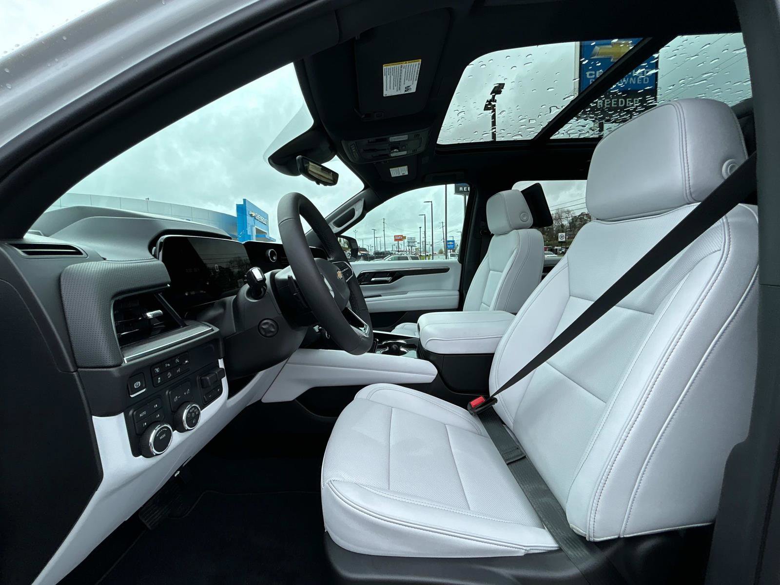 New 2025 Chevrolet Suburban Premier image 10