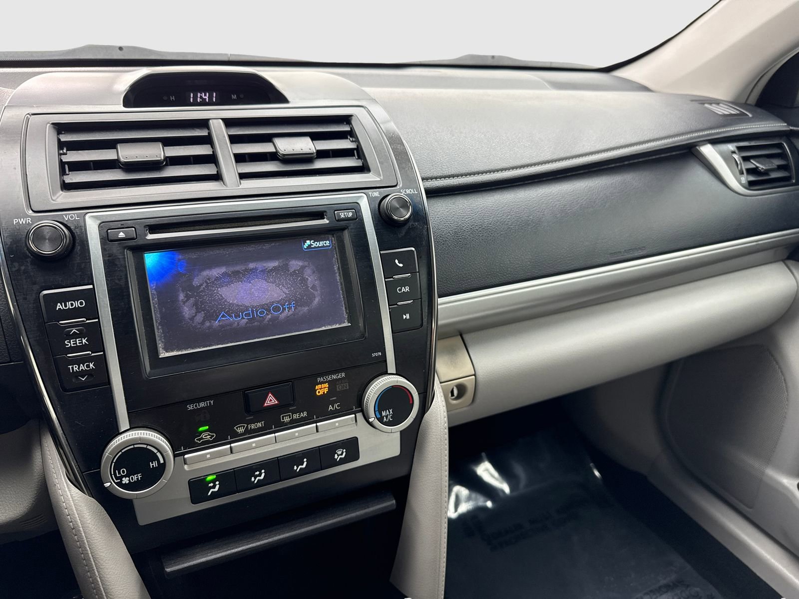 Used 2013 Toyota Camry LE image 24