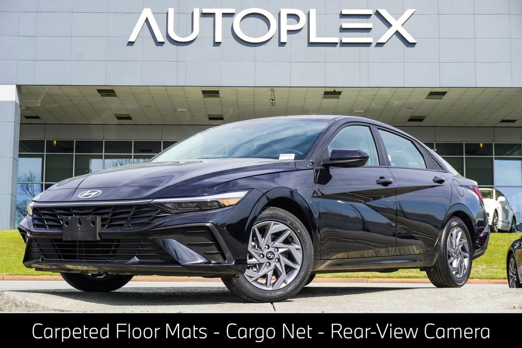 Used 2024 Hyundai Elantra SEL FWD image 1