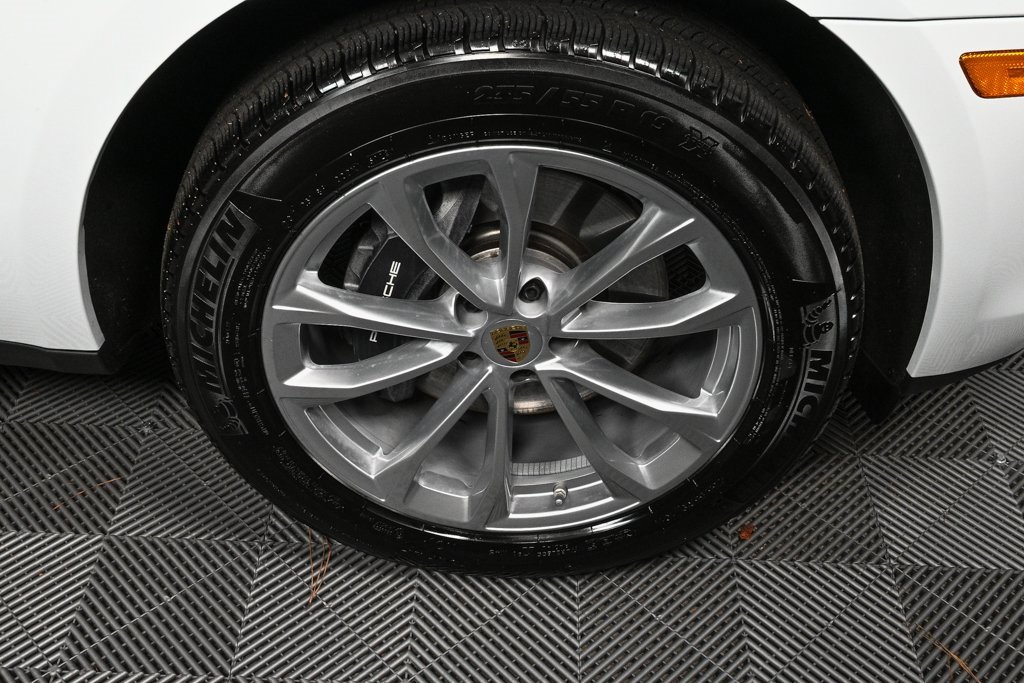 Used 2025 Porsche Macan image 40