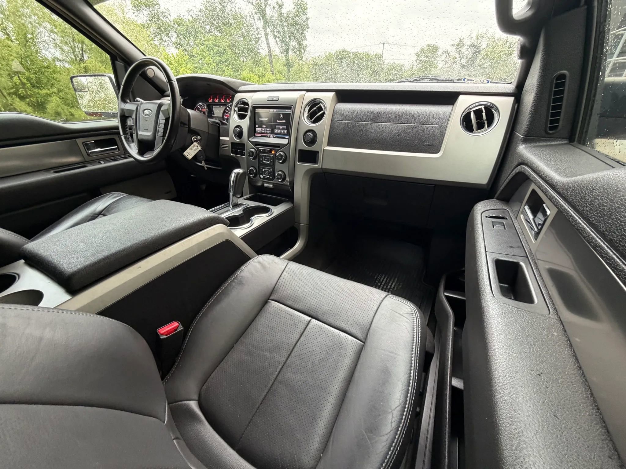 Used 2014 Ford F150 FX4 w/ Equipment Group 402A Luxury AWD/4WD image 13