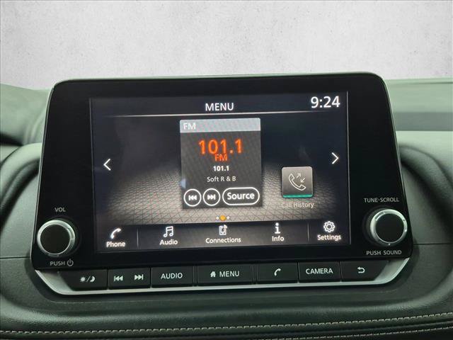 Used 2024 Nissan Rogue S FWD image 13