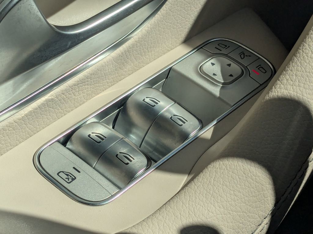 Used 2025 Mercedes-Benz GLE 450 4MATIC Coupe image 10