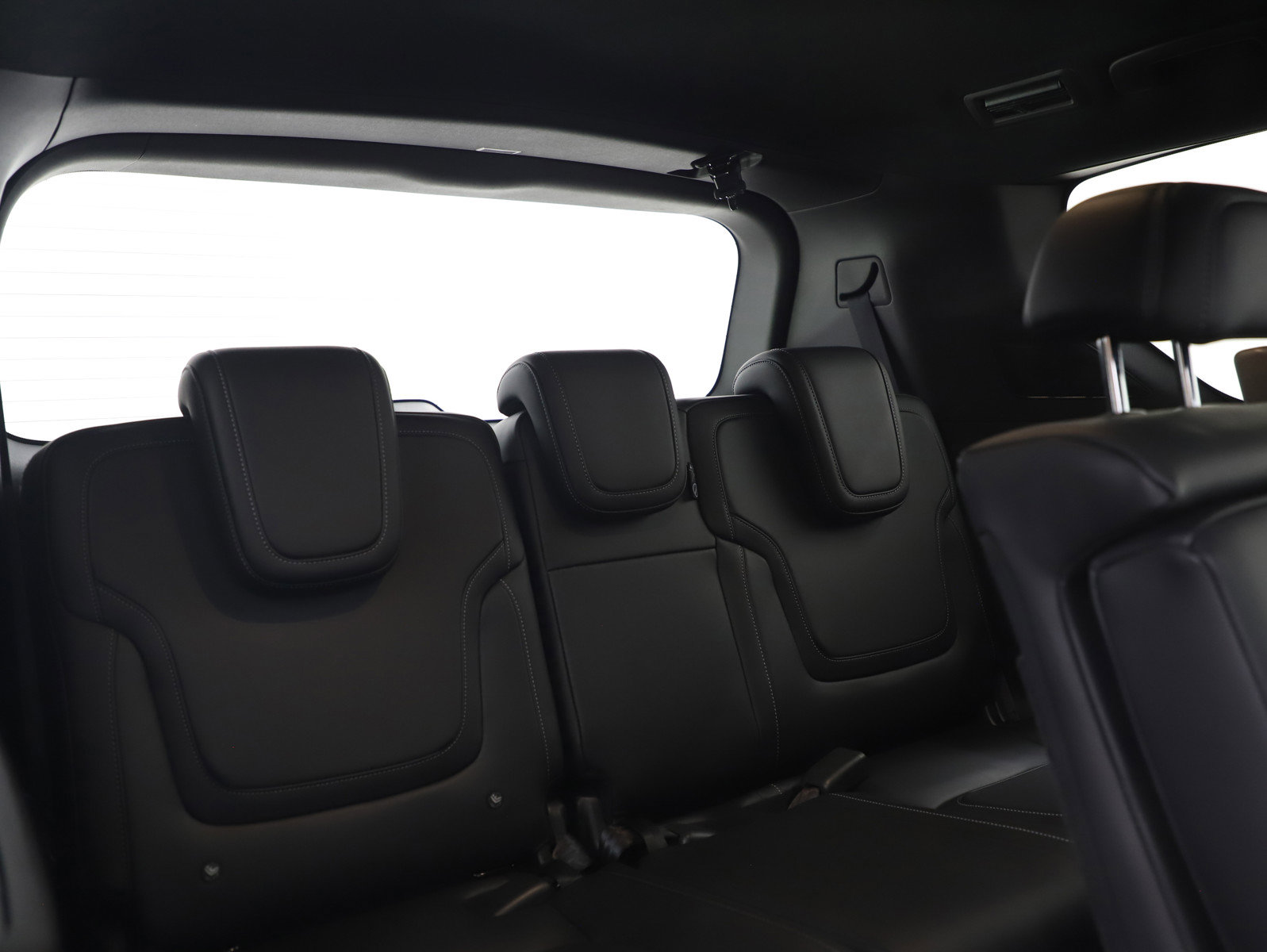 Used 2025 Nissan Armada PRO-4X w/ Pro-4X Premium Package image 12