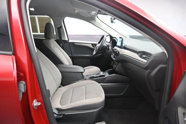 Used 2022 Ford Escape SE w/ SE Sport Appearance Package FWD image 24