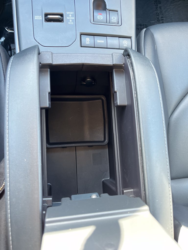 Used 2022 Toyota Highlander XLE FWD image 26