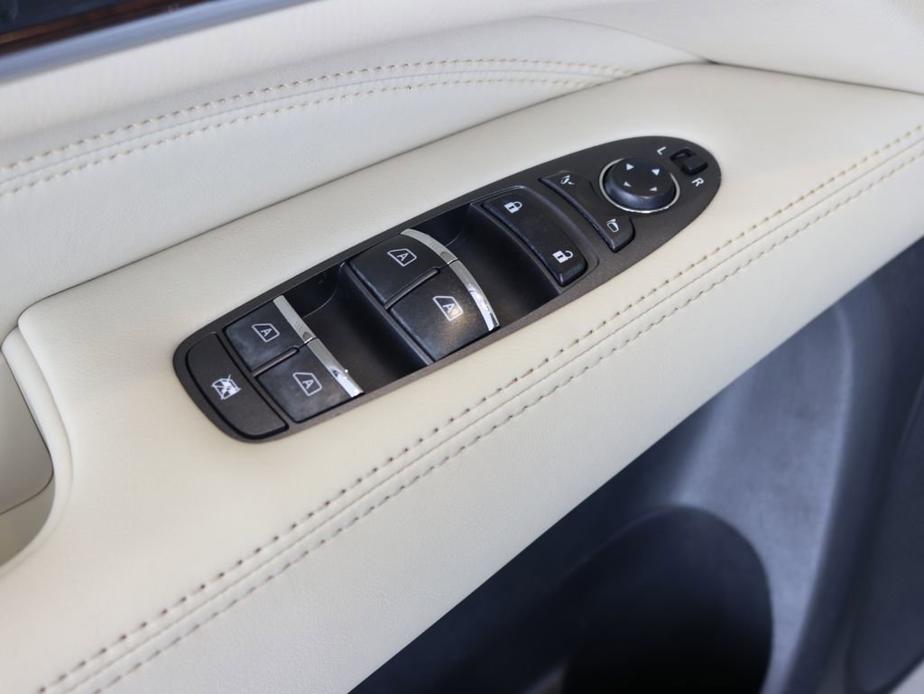 Used 2017 INFINITI QX60 Luxe w/ Deluxe Technology Package AWD/4WD image 15