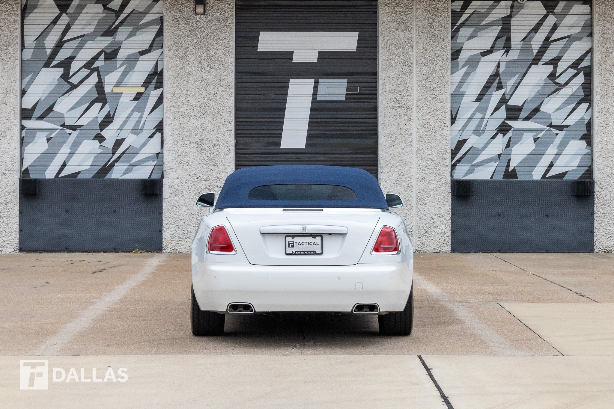 Used 2019 Rolls-Royce Dawn RWD image 13