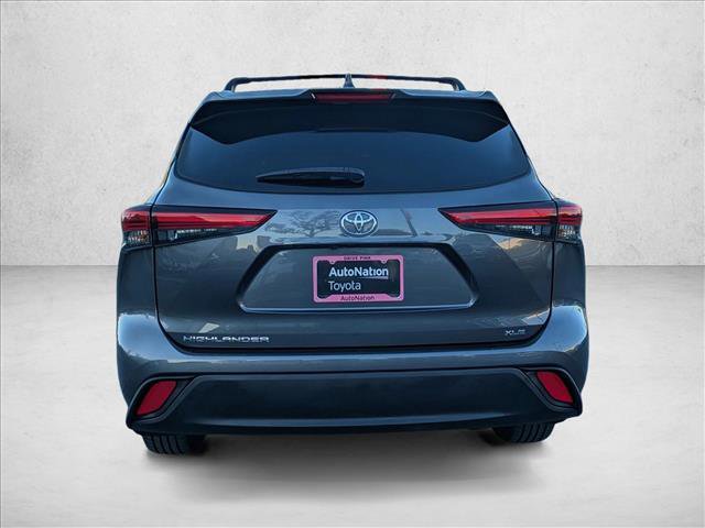 Certified 2023 Toyota Highlander XLE image 7