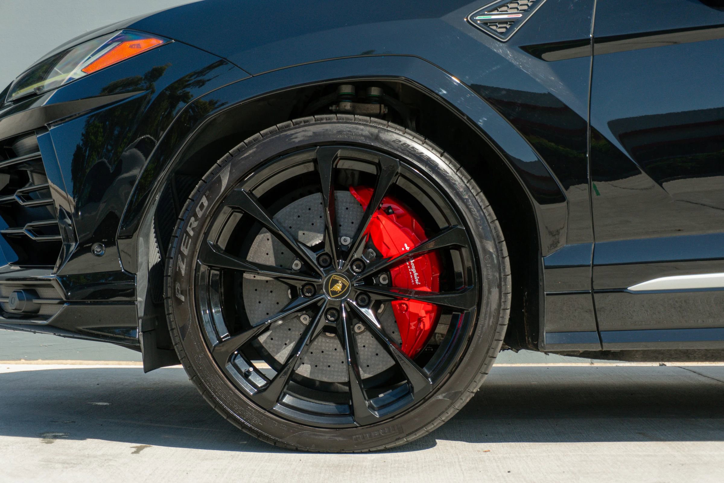 Used 2020 Lamborghini Urus image 18