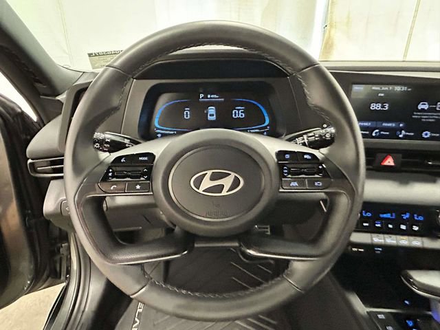 Certified 2025 Hyundai Elantra Sport FWD image 21