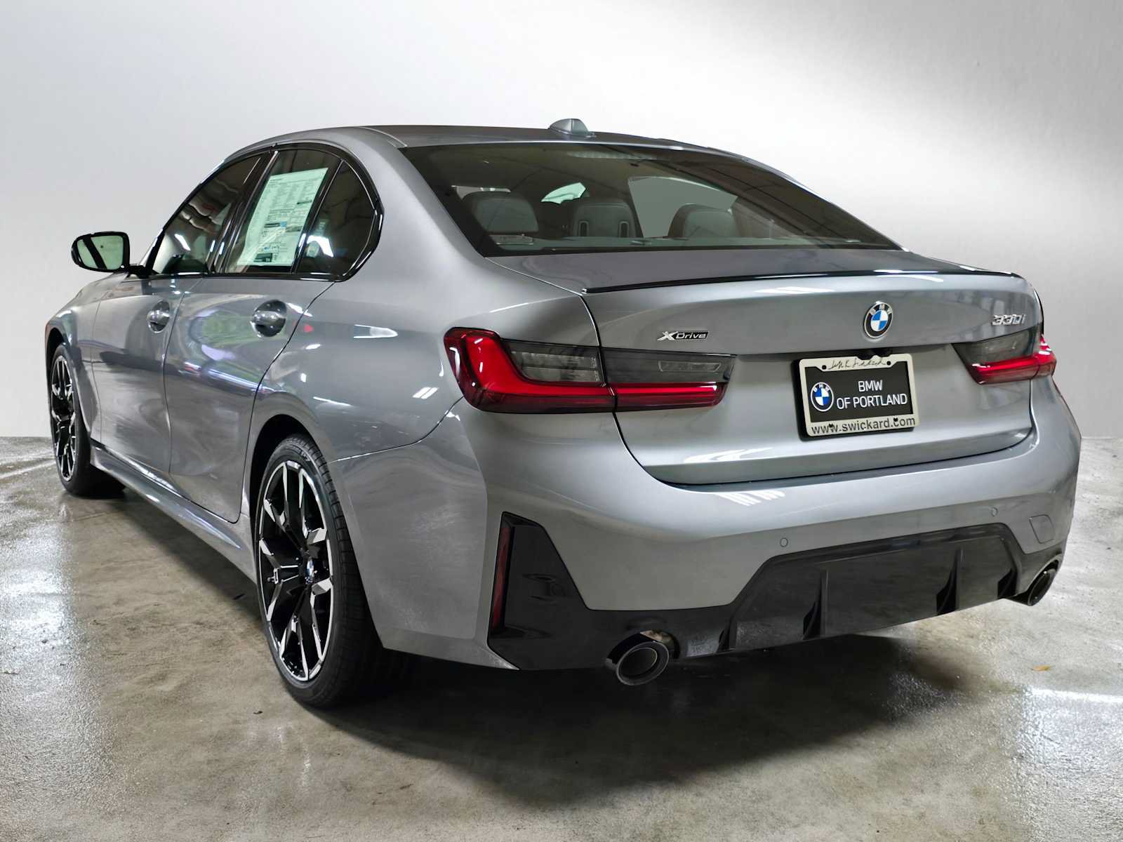 Used 2026 BMW 330i xDrive Sedan w/ M Sport Package AWD/4WD image 5