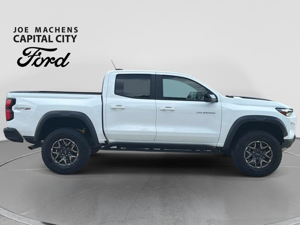 Used 2024 Chevrolet Colorado ZR2 w/ ZR2 Convenience Package III AWD/4WD image 3