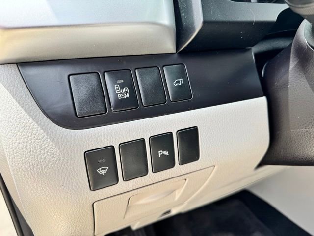 Used 2016 Toyota Highlander Limited AWD/4WD image 21