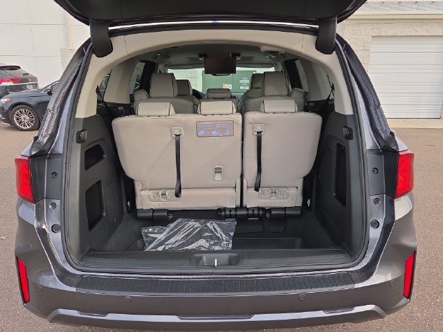 New 2026 Honda Odyssey Touring image 4