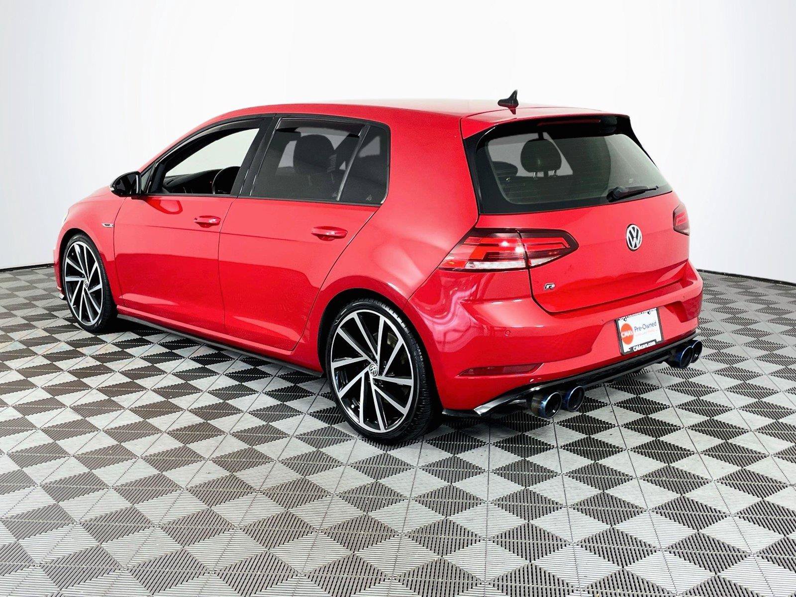 Used 2018 Volkswagen Golf 4-Door AWD/4WD image 6