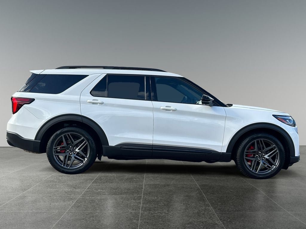 Used 2025 Ford Explorer ST AWD/4WD image 8