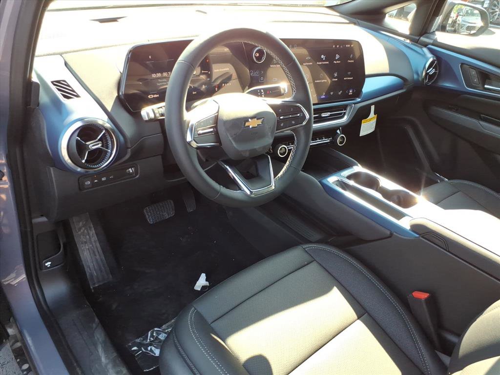 New 2026 Chevrolet Equinox EV LT image 4