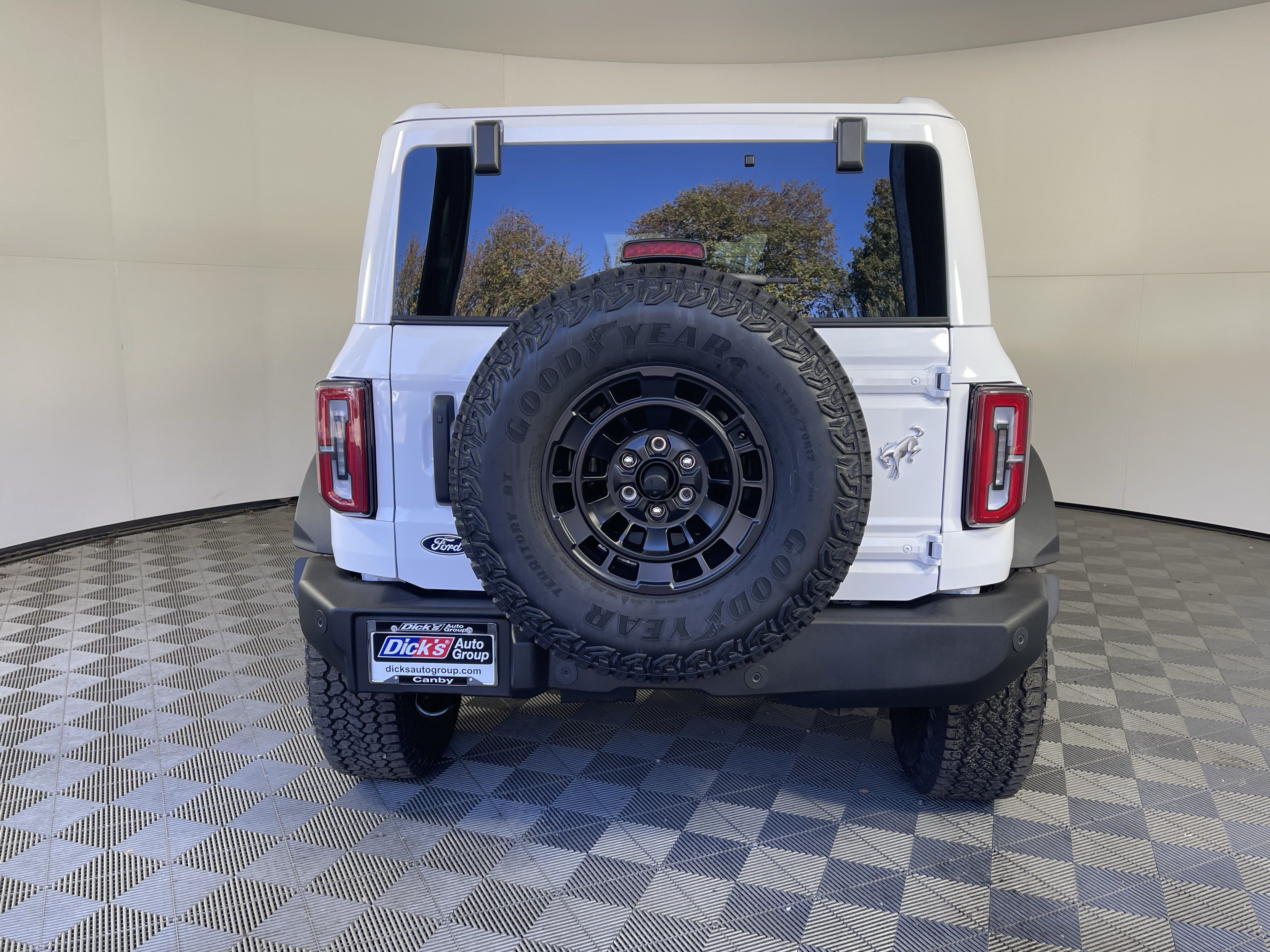 New 2026 Ford Bronco Outer Banks w/ Sasquatch Package AWD/4WD image 4