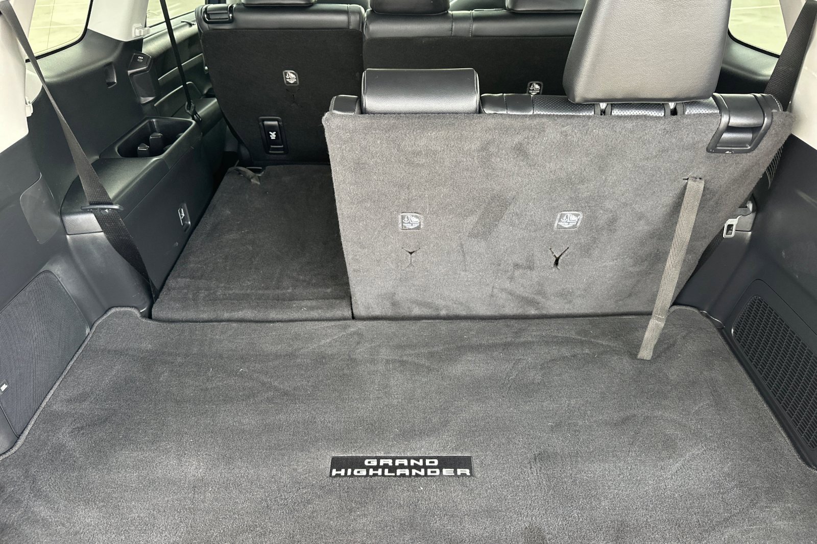 Used 2024 Toyota Grand Highlander Limited image 15