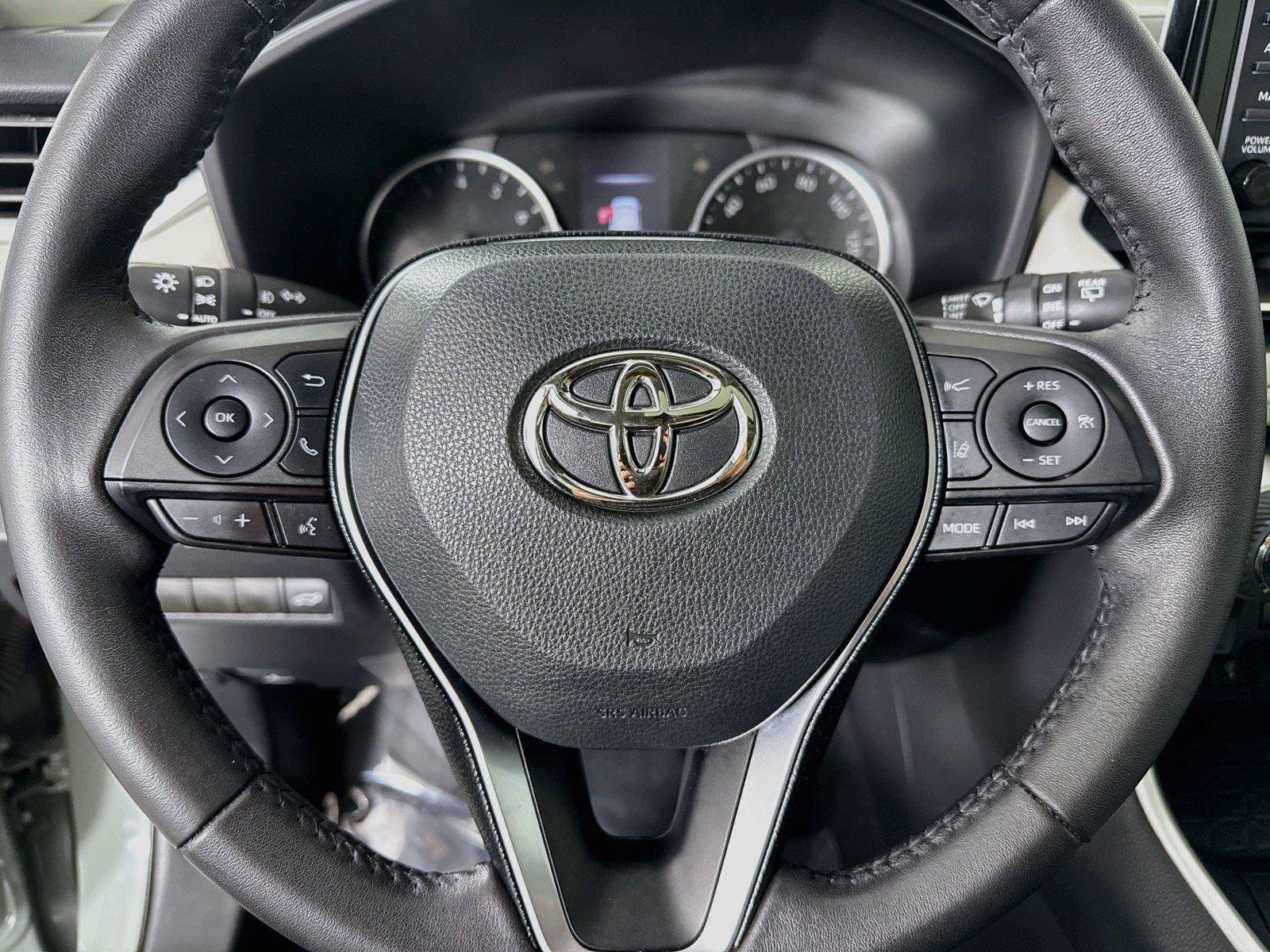 Certified 2021 Toyota RAV4 XLE Premium FWD image 15