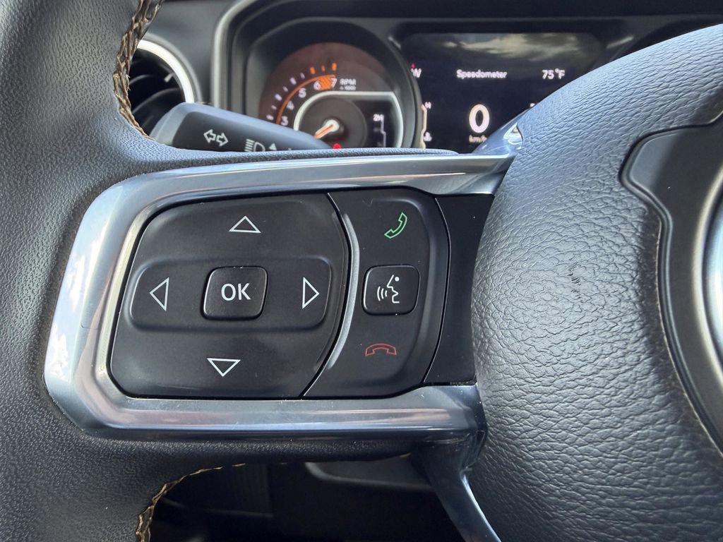 Used 2024 Jeep Wrangler Unlimited Sahara w/ Technology Group AWD/4WD image 30