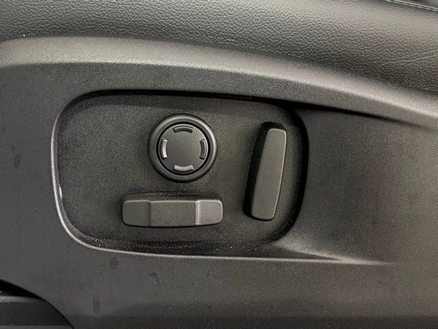 Certified 2023 Land Rover Defender 90 S image 29