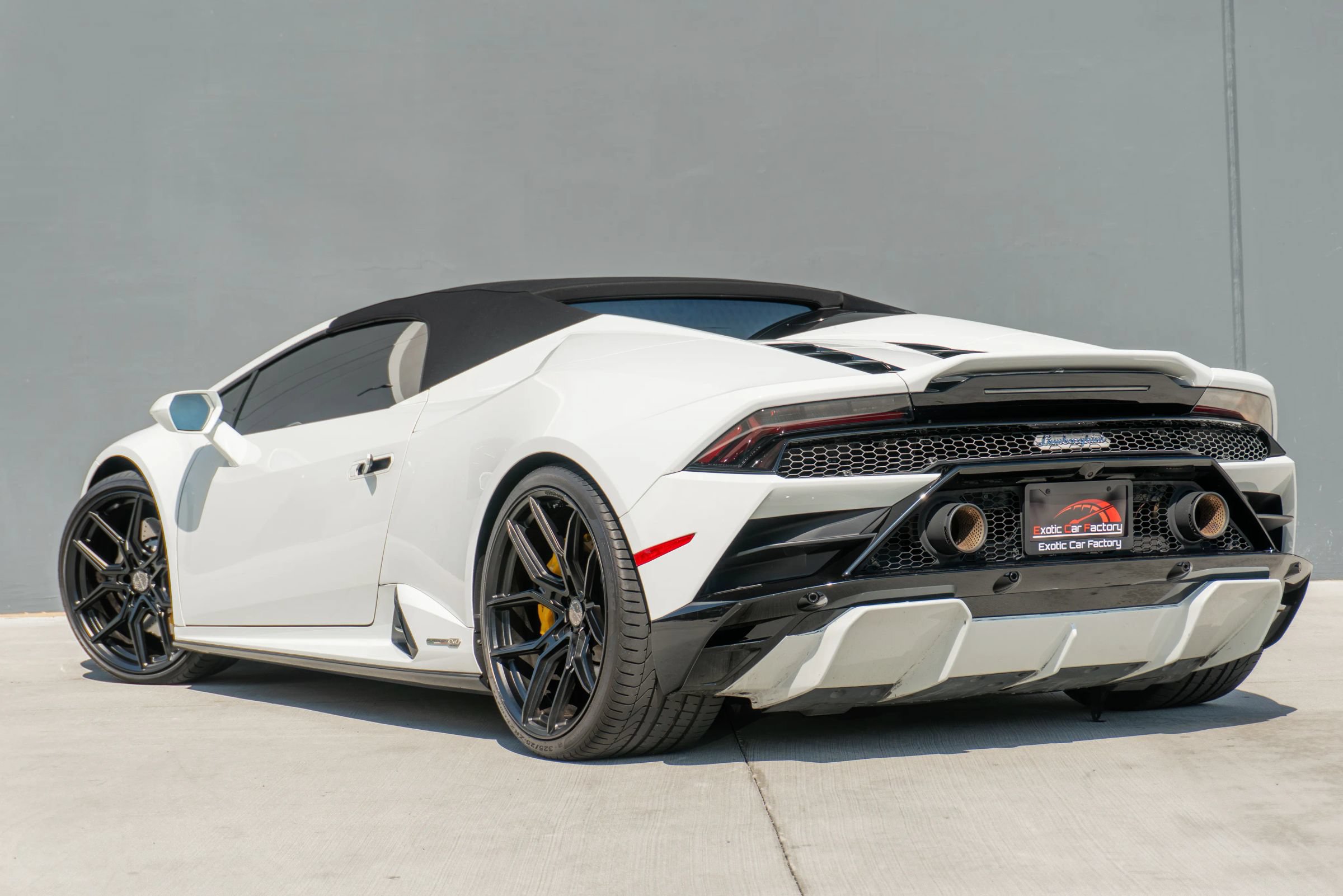 Used 2021 Lamborghini Huracan EVO RWD image 49