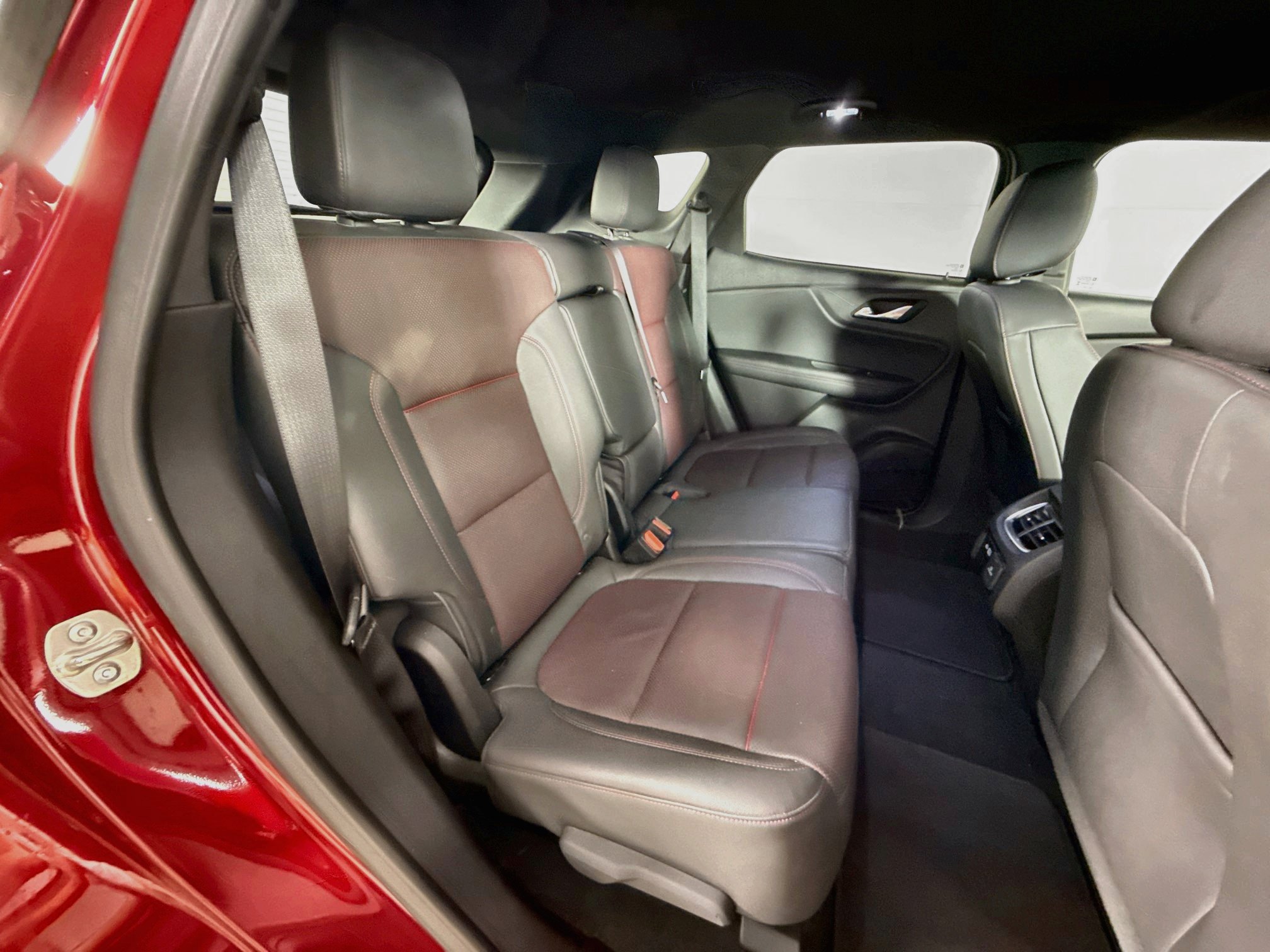 Used 2025 Chevrolet Blazer RS FWD image 34