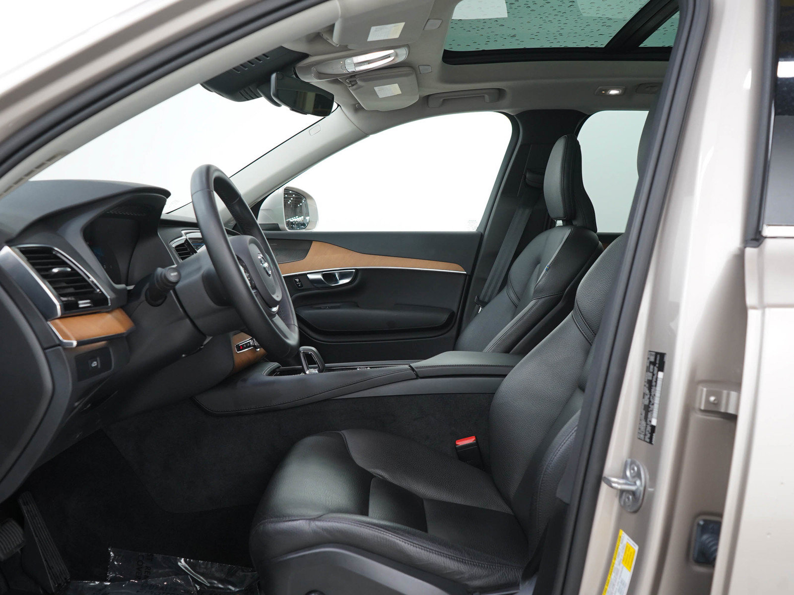Used 2023 Volvo XC90 B6 Plus AWD/4WD image 26