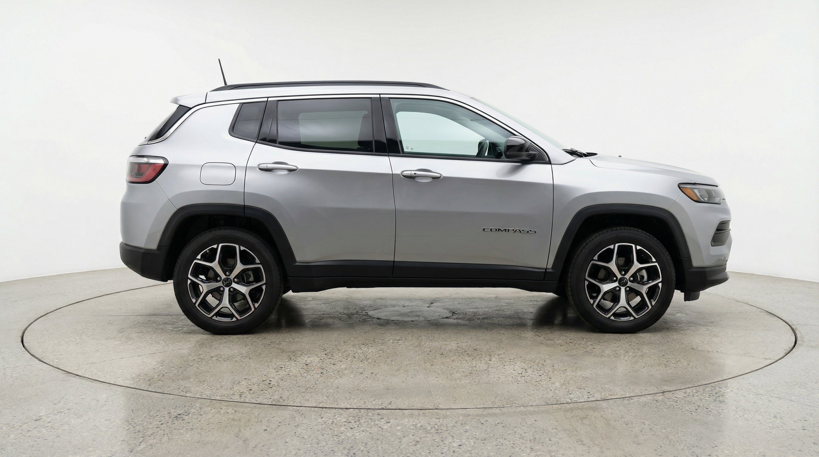 Used 2025 Jeep Compass Limited image 11