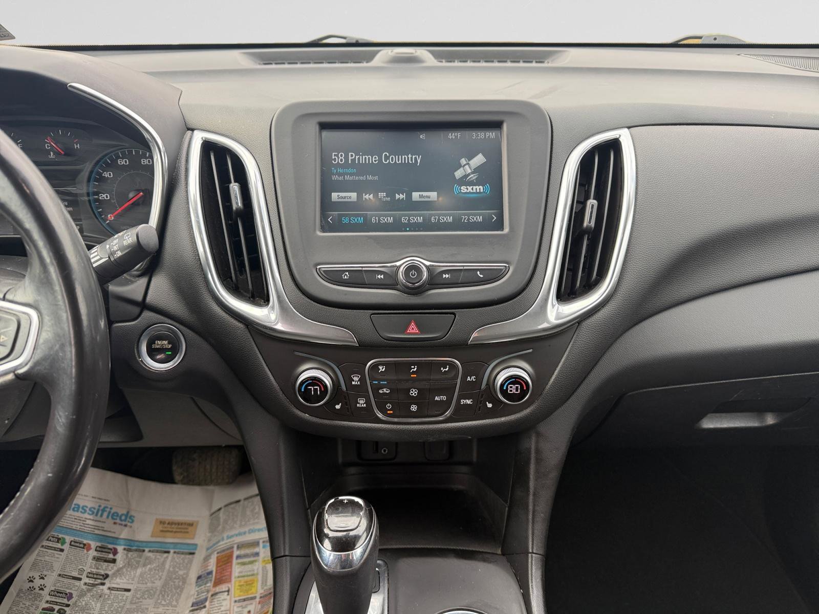 Used 2018 Chevrolet Equinox LT image 11