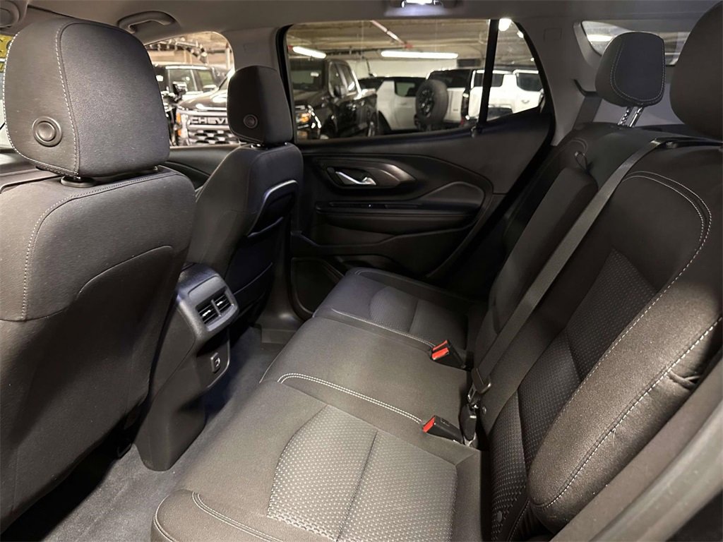 Used 2022 GMC Terrain SLE w/ Driver Convenience Package image 16
