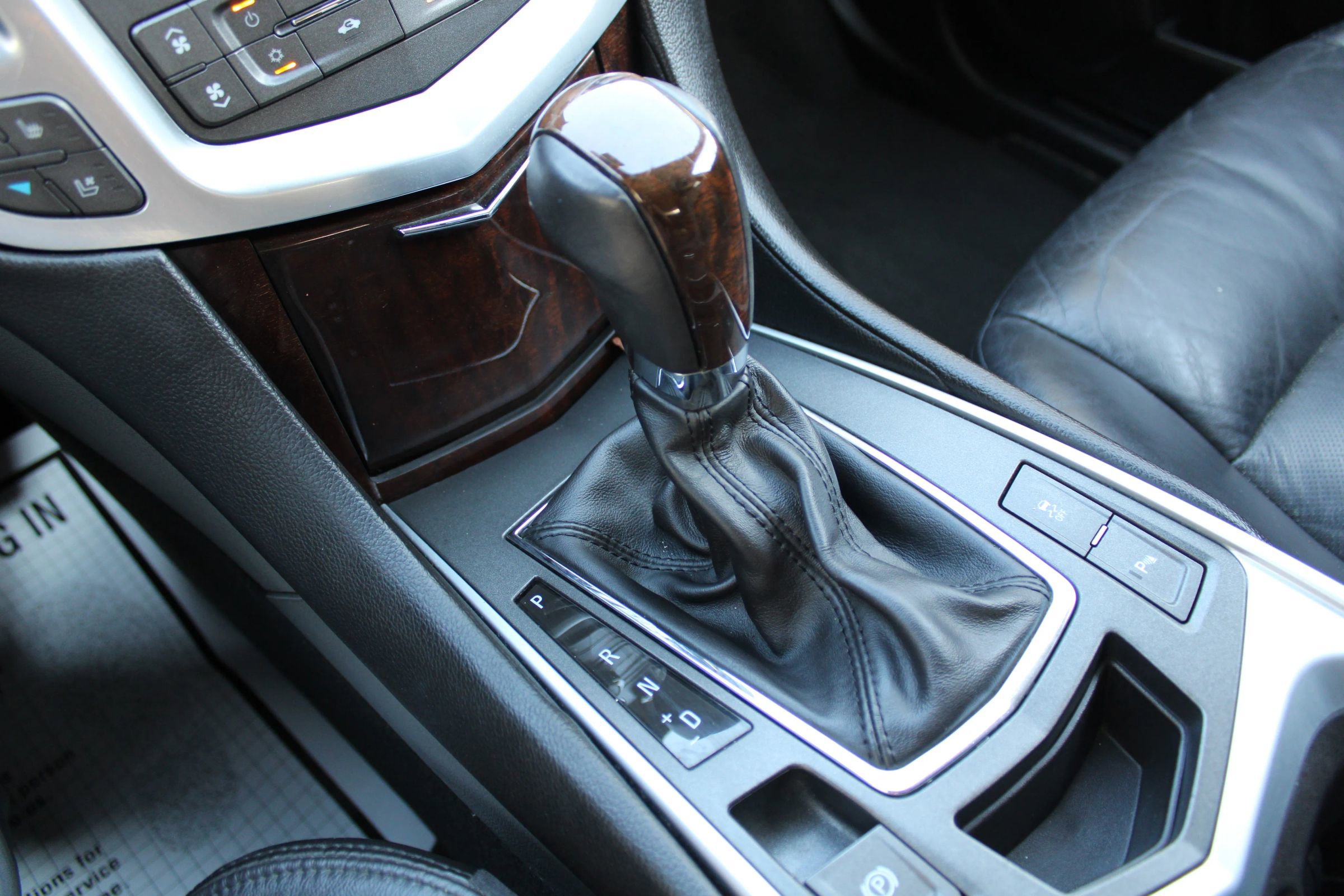 Used 2010 Cadillac SRX Premium FWD image 13