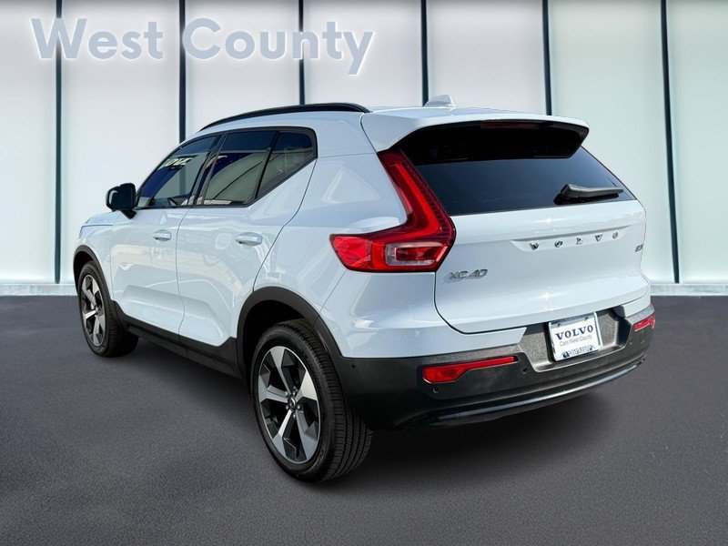 Used 2026 Volvo XC40 B5 Plus AWD/4WD image 7