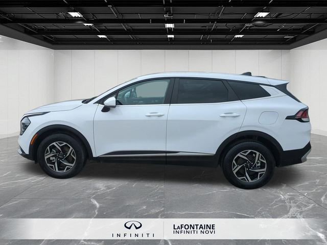 Used 2025 Kia Sportage LX image 5