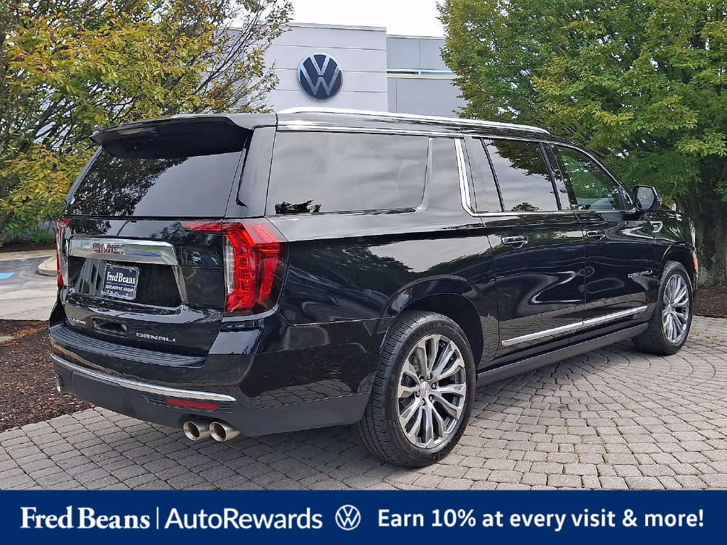Used 2022 GMC Yukon XL Denali w/ Advanced Technology Package AWD/4WD image 7