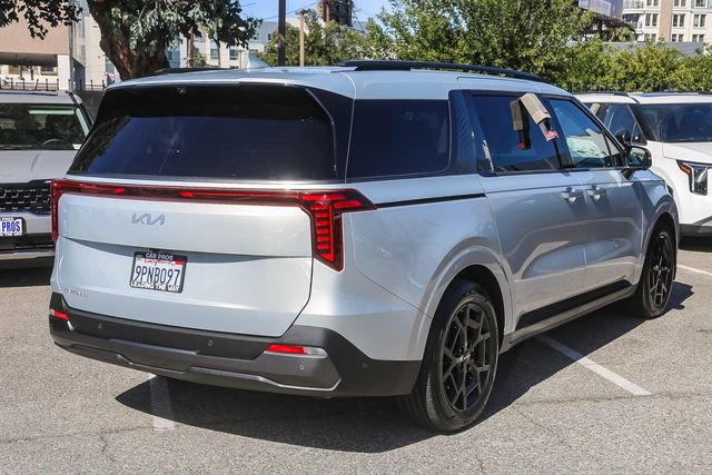 Used 2025 Kia Carnival SX Prestige image 10