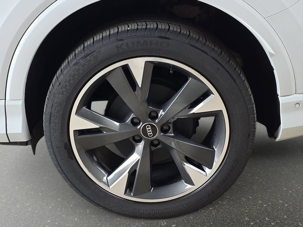 Certified 2023 Audi Q4 e-tron Premium Plus w/ Premium Plus AWD/4WD image 32