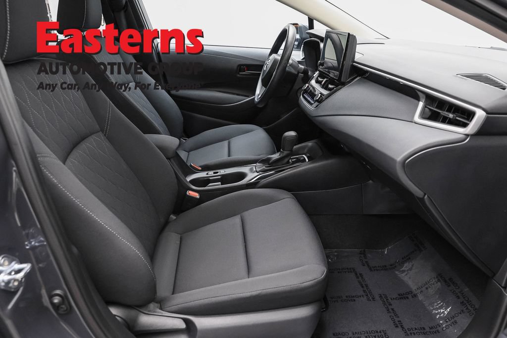 Used 2025 Toyota Corolla LE FWD image 23