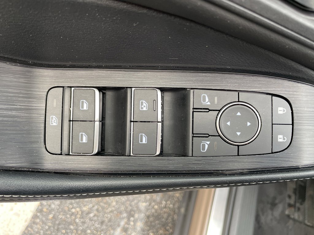 Certified 2024 Nissan Rogue SL image 9