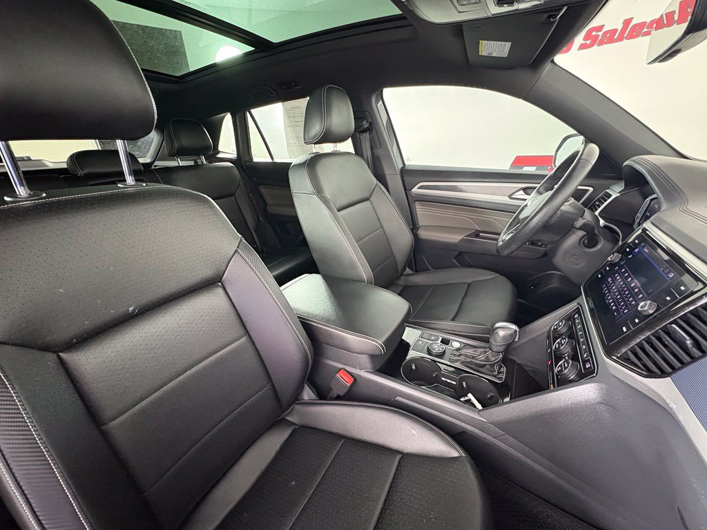 Used 2023 Volkswagen Atlas Cross Sport SEL R-Line AWD/4WD image 33