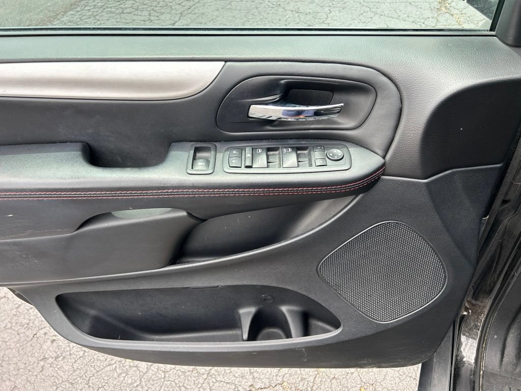 Used 2018 Dodge Grand Caravan GT FWD image 14