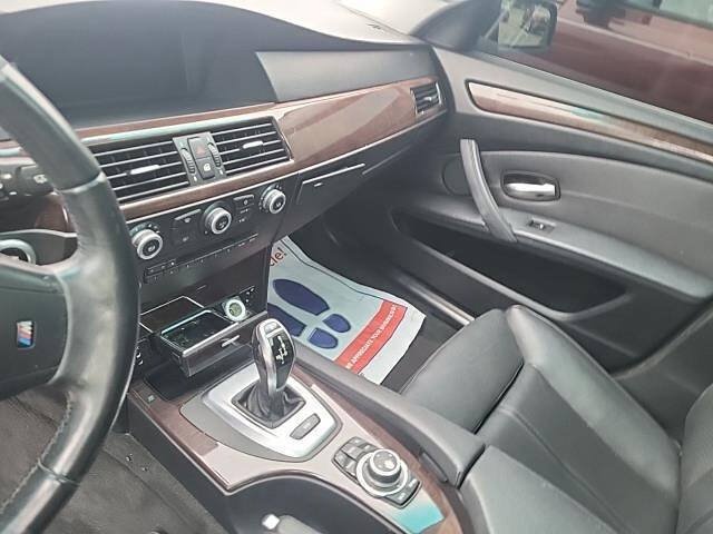 Used 2010 BMW 528i xDrive Sedan AWD/4WD image 2
